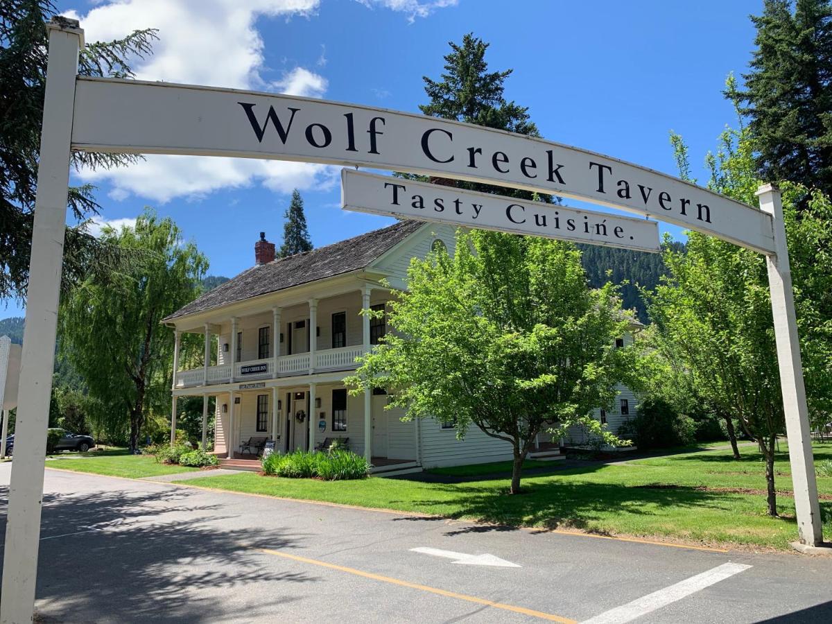 Wolf Creek Inn & Tavern Exterior foto